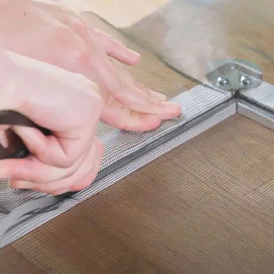 Moustiquaires pour fenêtres en bois - kit à monter soi-même Brun noir RAL 8022 | Transparent Plus