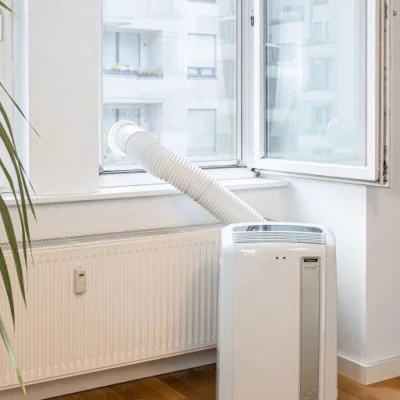 Fenêtre de calfeutrage pour climatisation - pour tuyau d'évacuation d'air Anthracite RAL 7016 | Gauche
