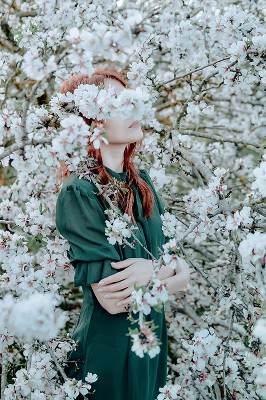 Artfilia Under the Cherry Tree Variante 1 30x45 cm