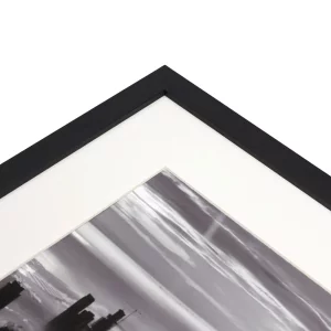 1,4 mm WhiteCore Standard-Passepartout mit individuellem Ausschnitt 60x90 cm | Lime White