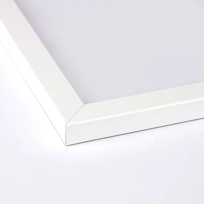 Drewniana rama Hekla (MDF) na wymiar biały | szkło sztuczne (1 mm)