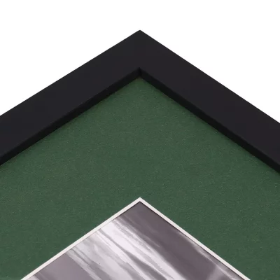 1,3 mm Passepartout mit individuellem Ausschnitt 70x100 cm | Tannengrün