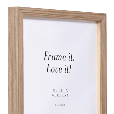 Houten kader Banize met afstandshouder 9x13 cm | notenboom | normaal glas (2 mm)