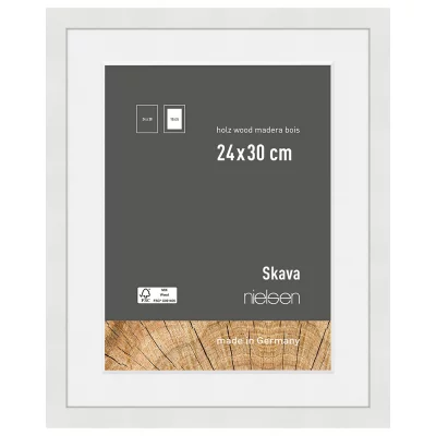 Rama drewniana Skava z passe-partout 24x30 cm (18x24 cm) | biały | szkło standardowe (2 mm)