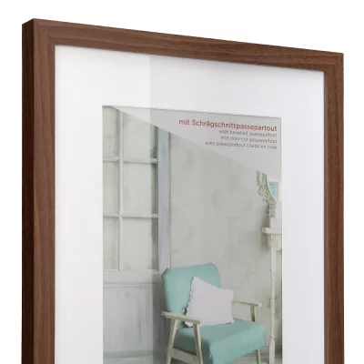 Houten lijst Stockholm met passe-partout 13x18 cm | notenboom | normaal glas (2 mm)