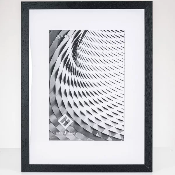 Holz Bilderrahmen Batino 30x40 cm | Schwarz | Kunstglas (1 mm)