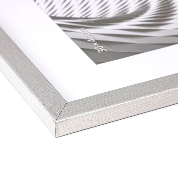 Holz Bilderrahmen Hekla (MDF) Maßanfertigung Silber strukturiert | Kunstglas (1 mm)