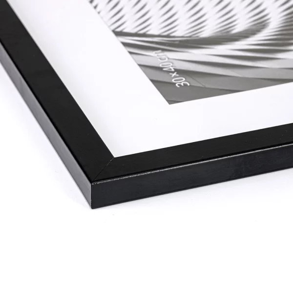 Cadre en bois Hekla (MDF) avec passe-partout 61x91,5 cm (50x70 cm) | noir | verre synthétique (1 mm)