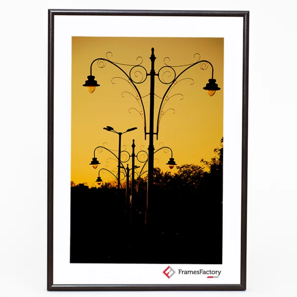 Alu Bilderrahmen Alicja 70x100 cm | Braun | Kunstglas (1 mm)