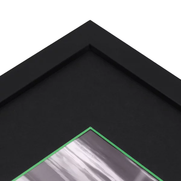 1,5 mm Passepartout - Schwarz mit farbigem Kern, Maßanfertigung Black-Green