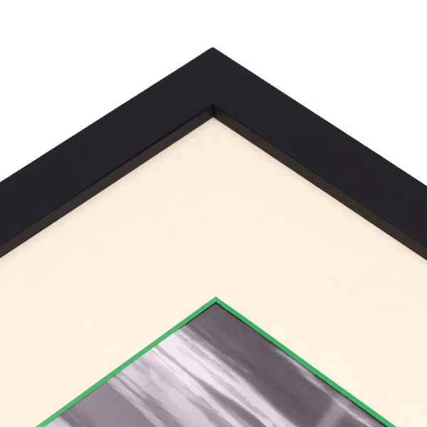 1,5 mm Passepartout - Creme mit farbigem Kern, individueller Ausschnitt 20x20 cm | Cream-Green