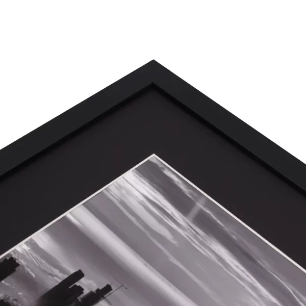 1,4 mm Passepartout in Standardformaten 30x40 cm (20x30 cm) | Black