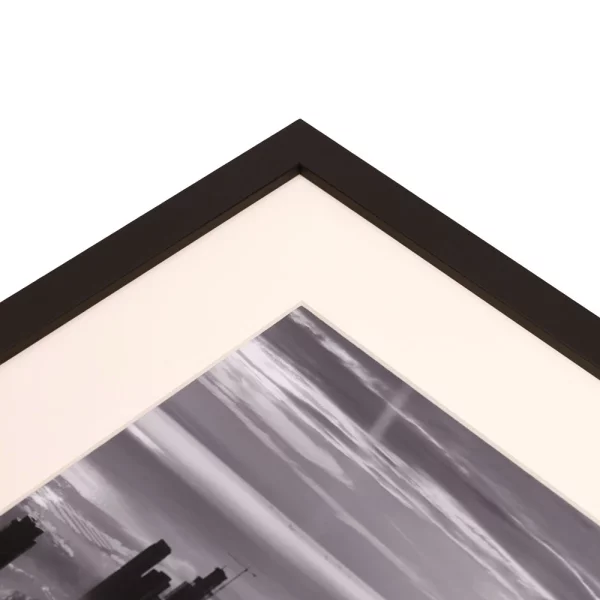1,4 mm Passepartout in Standardformaten mit individuellem Ausschnitt 13x18 cm | Brillant White