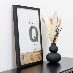 Holzrahmen Quadrum 60x80 cm | Rabenschwarz | Normalglas (2 mm)
