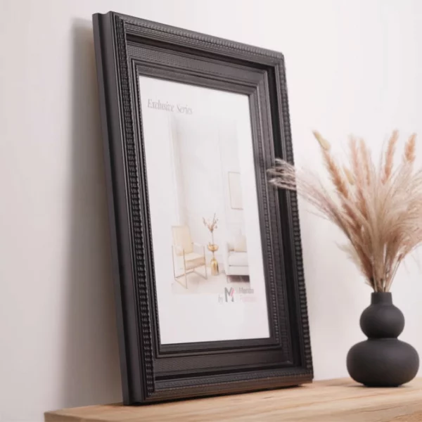Exklusiver Holz-Bilderrahmen Fine 80x120 cm | Schwarz | Kunstglas (1,5 mm)