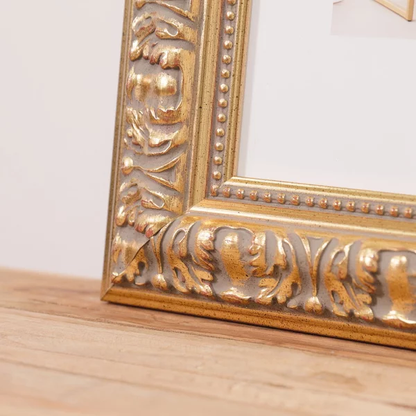 Holz Bilderrahmen Macondo nach Maß Gold | Normalglas (2 mm)