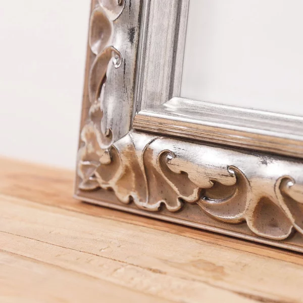 Holzrahmen nach mass Pedro - Exclusive Series Silber | Normalglas (2 mm)