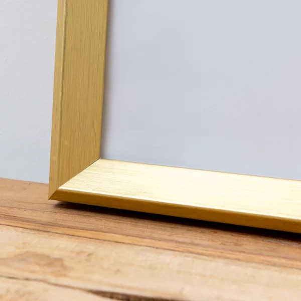 Holz Bilderrahmen Mencuna nach Maß Gold | Museumsglas UV 70 entspiegelt