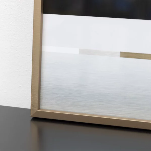 Alu Bilderrahmen Alpha 18x24 cm | Brushed Amber | Museumsglas UV 70 entspiegelt