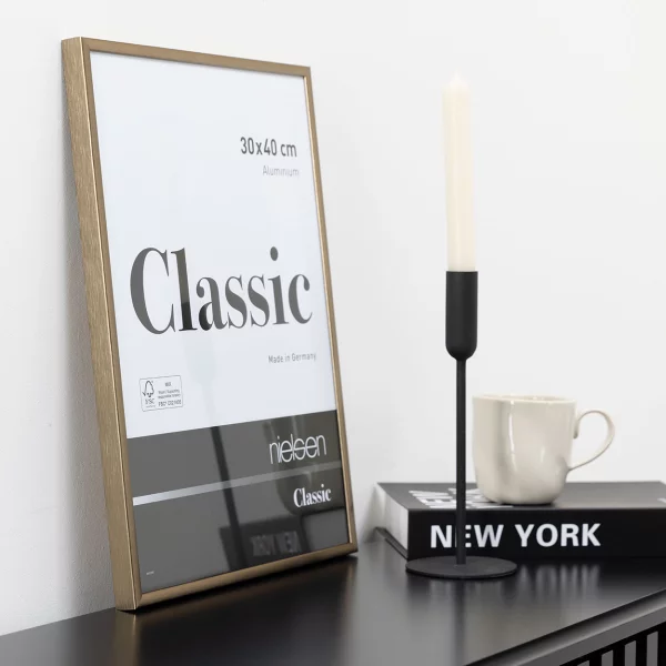 Cadre en aluminium Classic 21x29,7 cm (A4) | structure noix | verre standard (2 mm)