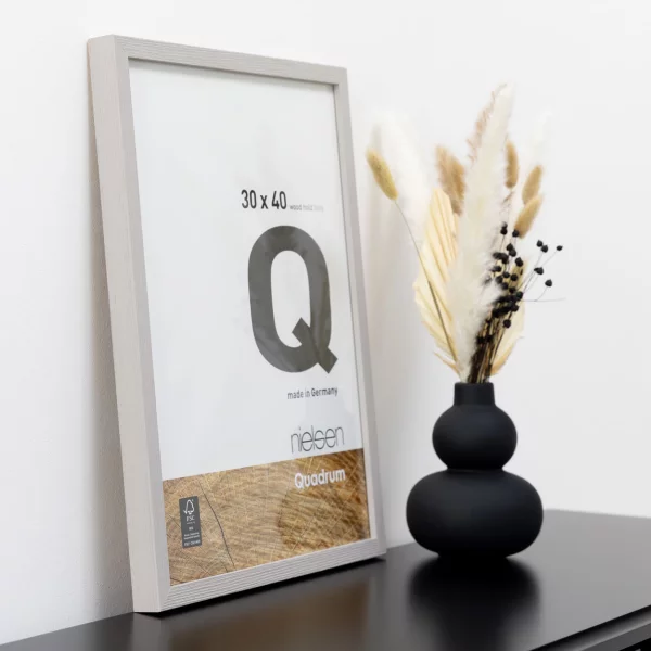 Holz-Bilderrahmen Quadrum 30x40 cm | Zementgrau | Normalglas (2 mm)