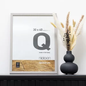 Holzrahmen Quadrum 42x59,4 cm (A2) | Zementgrau | Normalglas (2 mm)