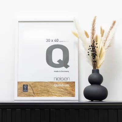 Träram Quadrum 24x30 cm | snövit | Standardglas (2 mm)