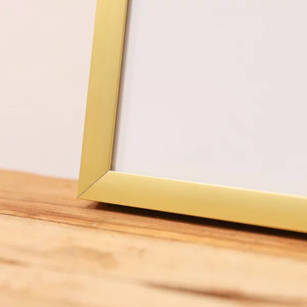 Cadre en aluminium Bellatrix sur-mesure or mat | verre standard (2 mm)