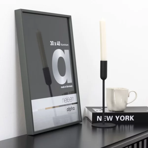Alu Bilderrahmen Alpha 18x24 cm | Platin | Museumsglas UV 70 entspiegelt