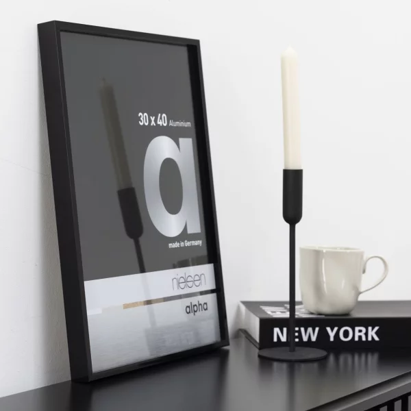 Alu Bilderrahmen Alpha 50x70 cm | Schwarz glanz eloxiert | Normalglas (2 mm)