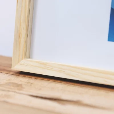 Rama drewniana z listewką Bunda na wymiar drewno jesionowe naturalne, laserowane | szkło standardowe (2 mm)