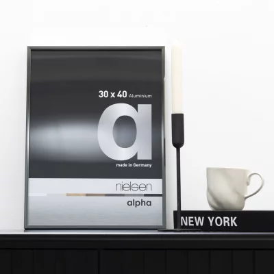 Aluminiumsbilderamme Alpha 70x100 cm | Mørkegrå med glans | Normalglass (2 mm)