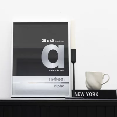 Aluminiumsbilderamme Alpha 70x70 cm | Matt sølv | Normalglass (2 mm)