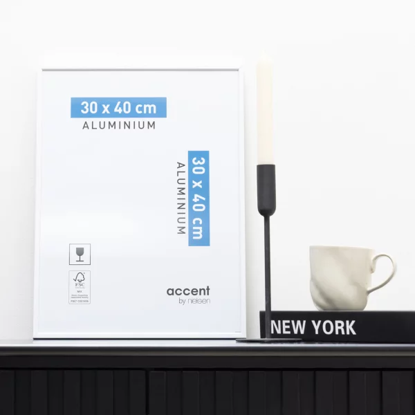 Alurahmen Accent 30x40 cm | Weiß glänzend | Normalglas (2 mm)