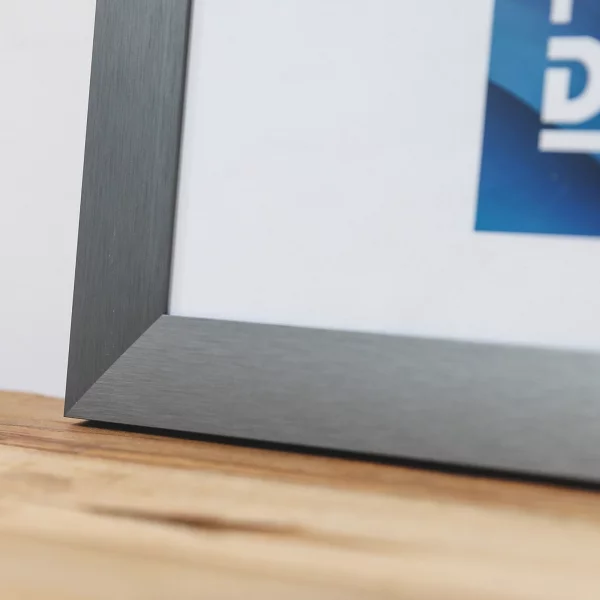 Alu Bilderrahmen Antares nach Maß Contrastgrau | Normalglas (2 mm)