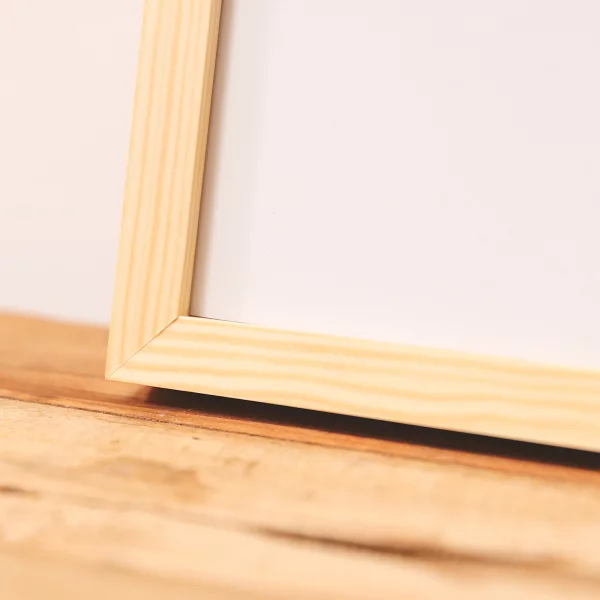 Cadre en bois Hamal sur-mesure pin naturel glacé | verre standard (2 mm)