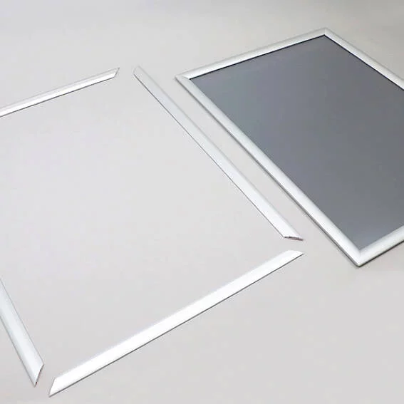 25 mm Fenster-Klapprahmen 59,4x84,1 cm (A1) | silber | Kunstglas mattiert (1 mm)