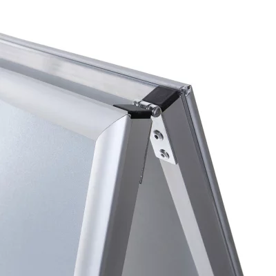 Stoepbord Indoor 25 mm 59,4x84,1 cm (A1) | hoeken in verstek | kunstglas, gematteerd (1 mm)