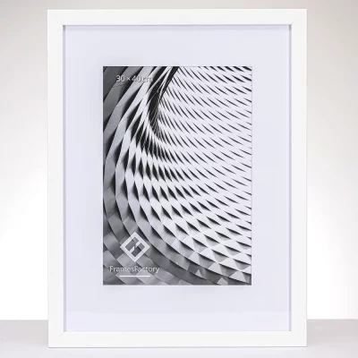 Drewniana rama Hekla (MDF) na wymiar biały | szkło sztuczne (1 mm)