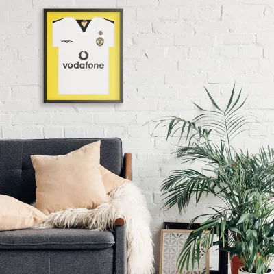 Shirt frame Economy zwart met passe-partout 52,5x62,5 cm | zwart-geel | kunstglas (1 mm)