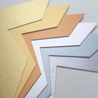 1,3 mm passe-partout in edelmetaallook met uitsnede op maat 20x30 cm | Textured Gold