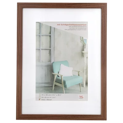Houten lijst Stockholm met passe-partout 13x18 cm | notenboom | normaal glas (2 mm)
