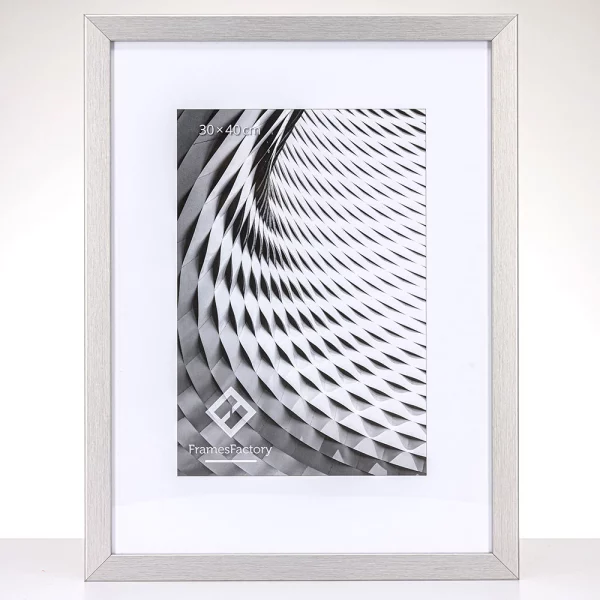 Holz Bilderrahmen Hekla (MDF) Maßanfertigung Silber strukturiert | Kunstglas (1 mm)