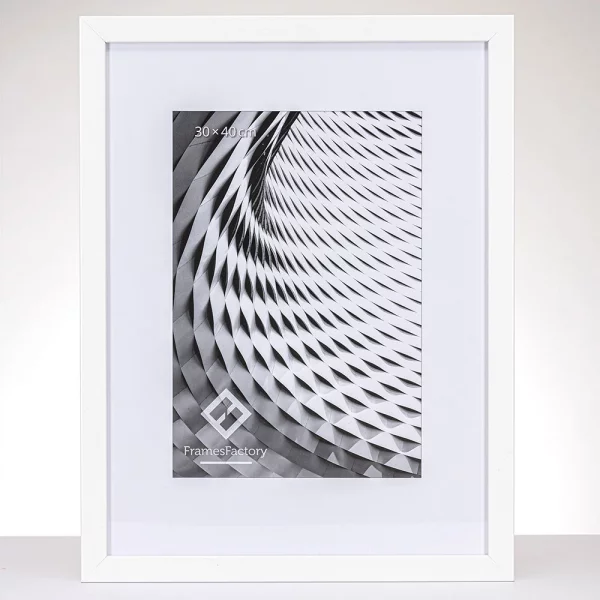 Holz Bilderrahmen Hekla (MDF) Maßanfertigung Weiß | Kunstglas (1 mm)