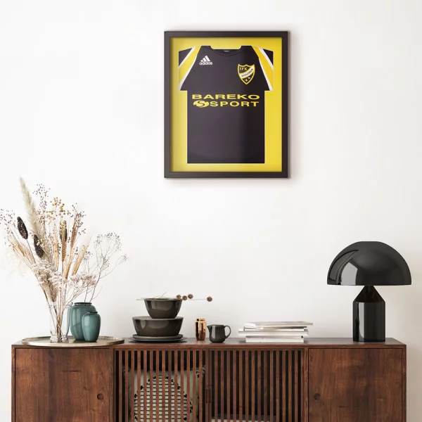 Cadre pour maillots Comfort Black avec passe-partout 53,4x63,4 cm | noir-jaune | verre synthétique (1 mm)