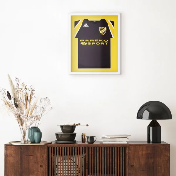 Cadre pour maillots Comfort White avec passe-partout 53,4x63,4 cm | blanc-jaune | verre synthétique (1 mm)