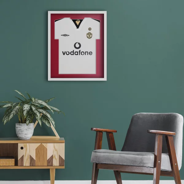 Cadre pour maillots Comfort White avec passe-partout 53,4x63,4 cm | blanc-rouge | verre synthétique (1 mm)