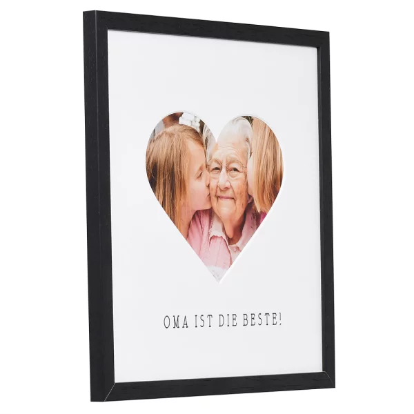 Bilderrahmen mit Herz-Passepartout & Text "Oma ist die Beste!" 30x30 cm | schwarz | Normalglas (2 mm)