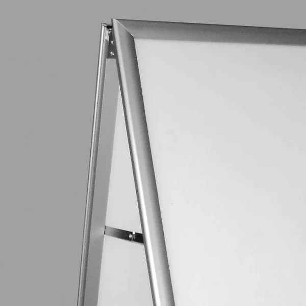Kundenstopper Outdoor Wasserfest 32 mm Gehrung 42x59,4 cm (A2) | silber | Kunstglas mattiert (1 mm)