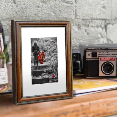 Dřevěný rám Classic 21x29,7 cm (A4) | hnědá | normální sklo (2mm)